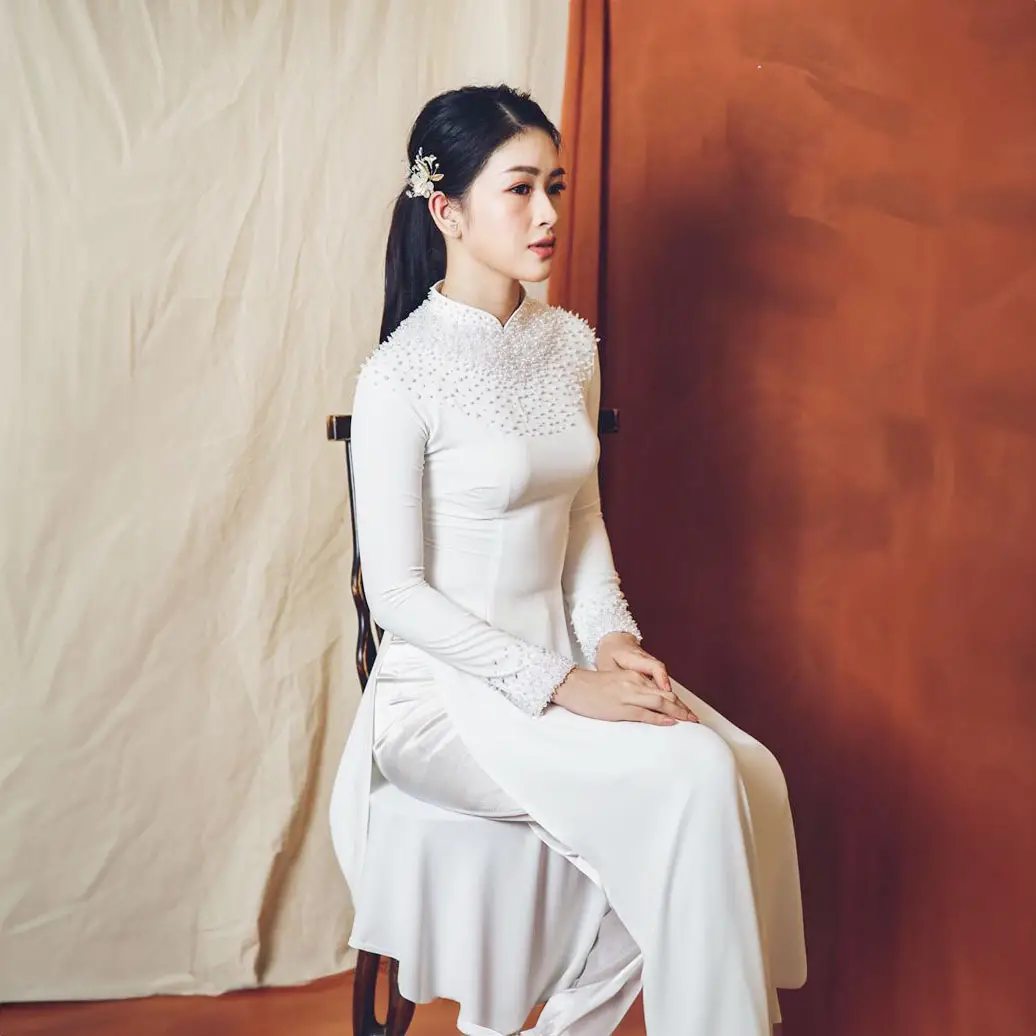 áo dài đính ngọc trai